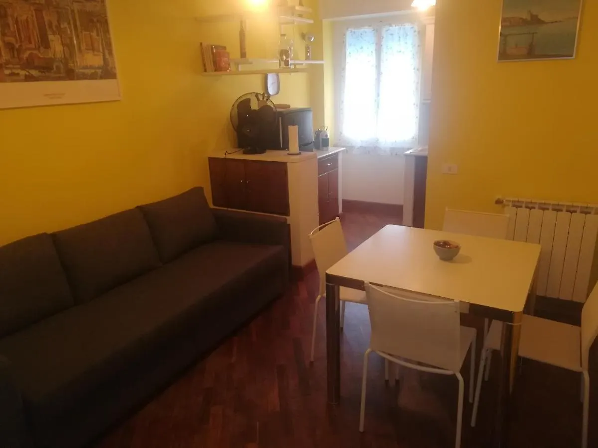Lord C. Home La Spezia